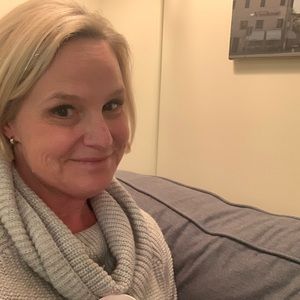 Meet your Posher, Dina